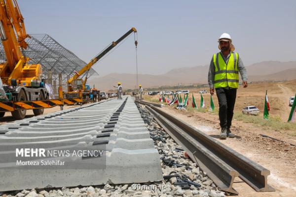 ایران با اتصال بنادر راهبردی به خطوط ریلی، دروازه تجارت جهانی می شود
